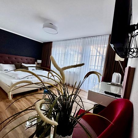 Flair Hotel Vier Jahreszeiten Bad Urach Esterno foto
