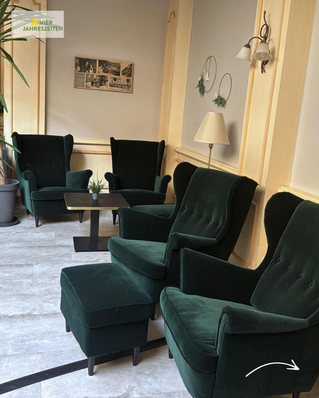 Flair Hotel Vier Jahreszeiten Bad Urach Esterno foto