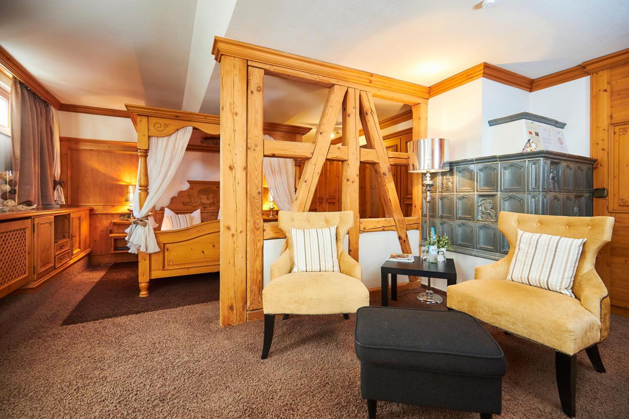 Flair Hotel Vier Jahreszeiten Bad Urach Esterno foto