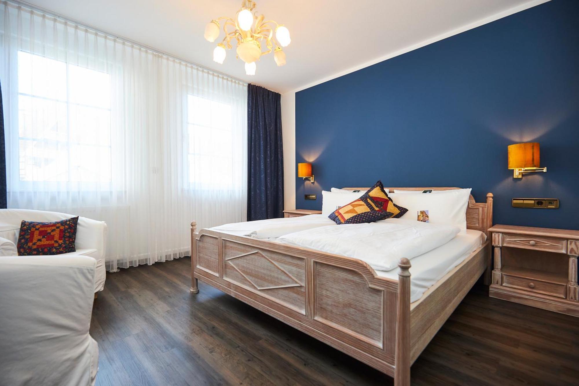 Flair Hotel Vier Jahreszeiten Bad Urach Esterno foto